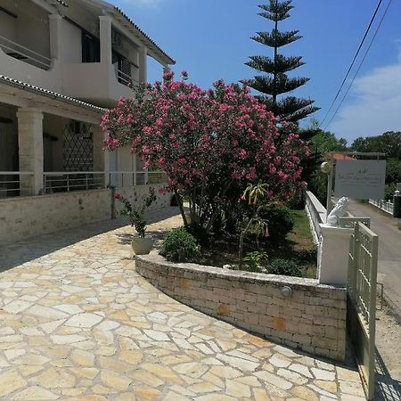 Makis Apartments Аріллас Екстер'єр фото