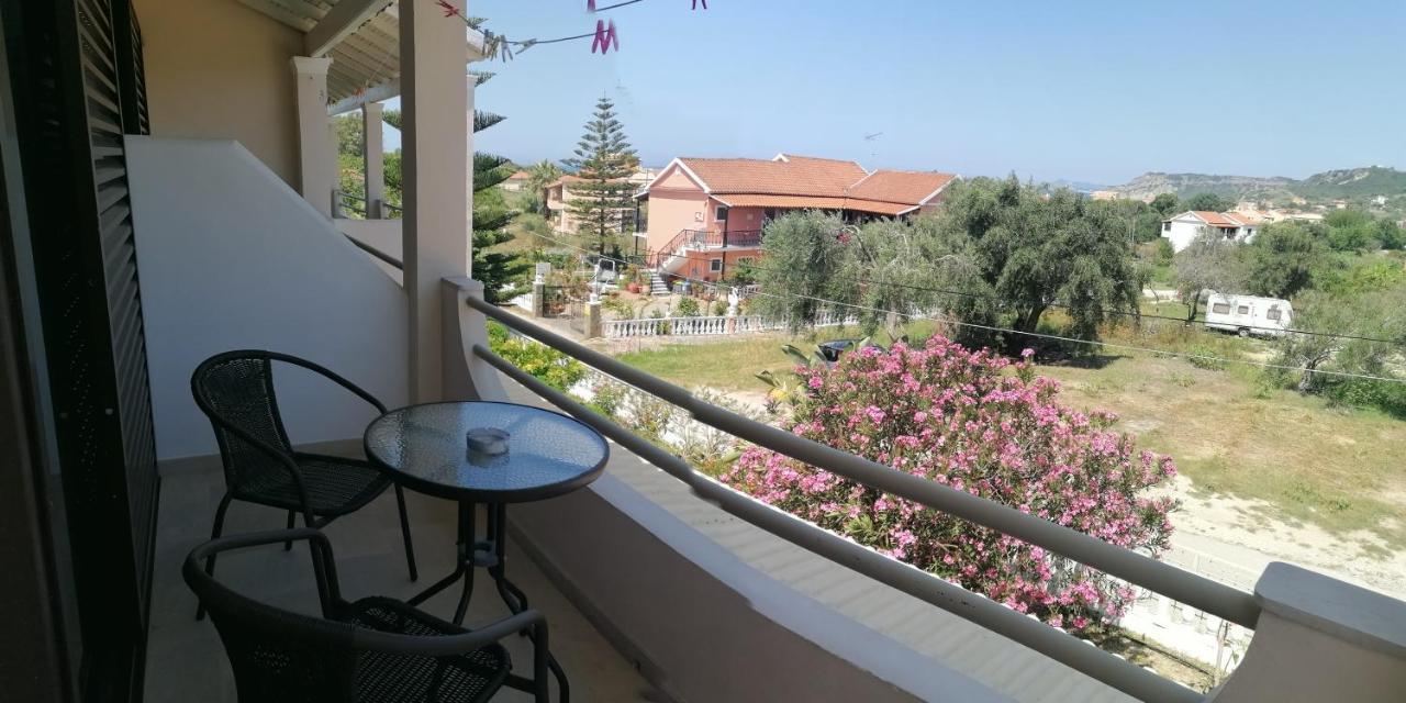 Makis Apartments Аріллас Екстер'єр фото