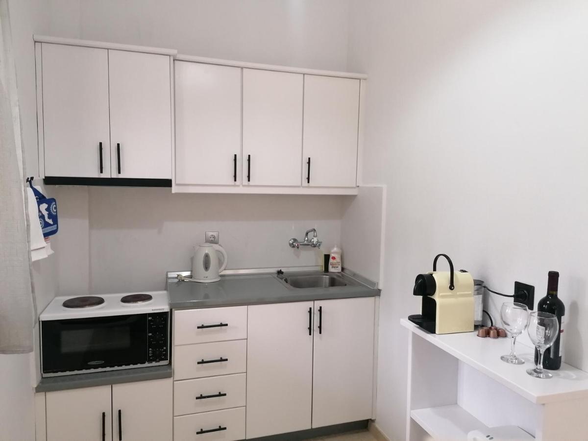 Makis Apartments Аріллас Екстер'єр фото