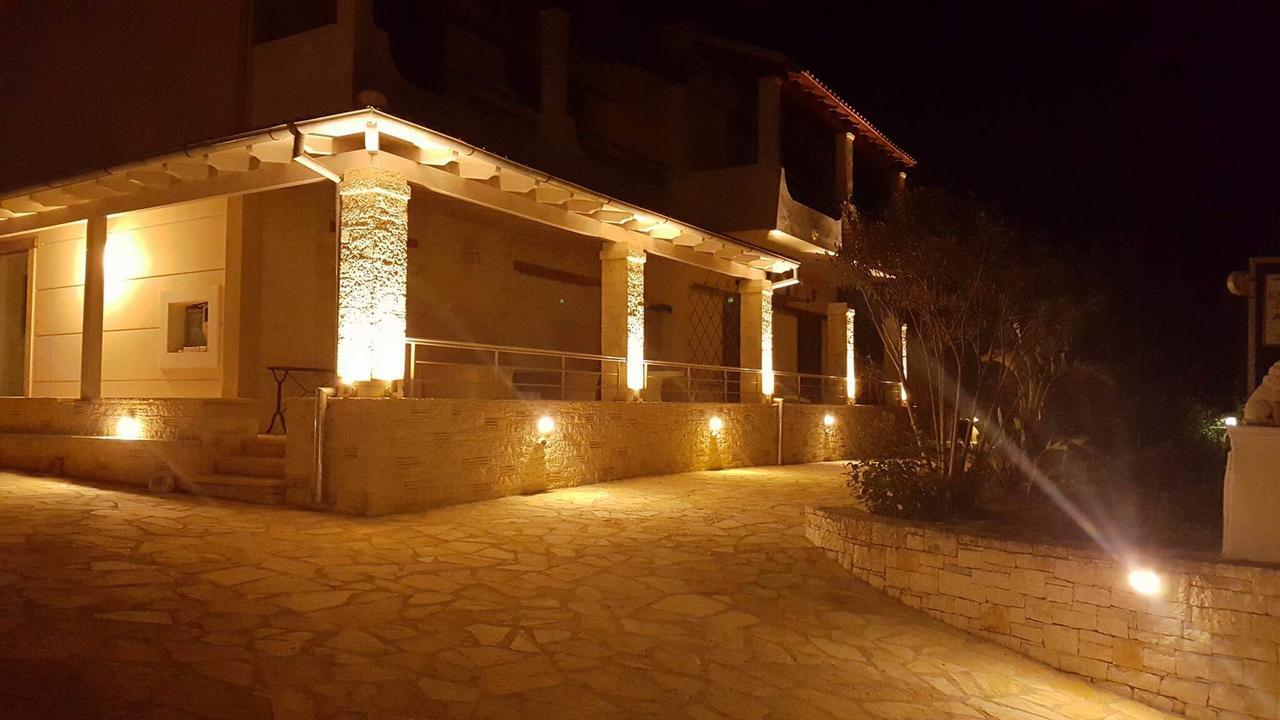 Makis Apartments Аріллас Екстер'єр фото